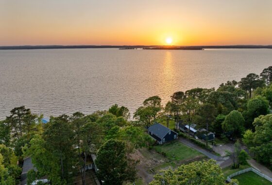 17223 Lake Side Dr